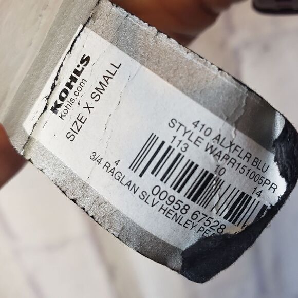 APT. 9 Floral Raglan Sleeve Henley Peasant Blouse - Picture 4 of 9